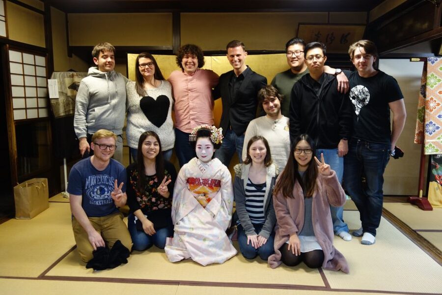 Kyoto: Maiko Happy Hour at a Historic Machiya - Key highlights that make this experience worth your attention