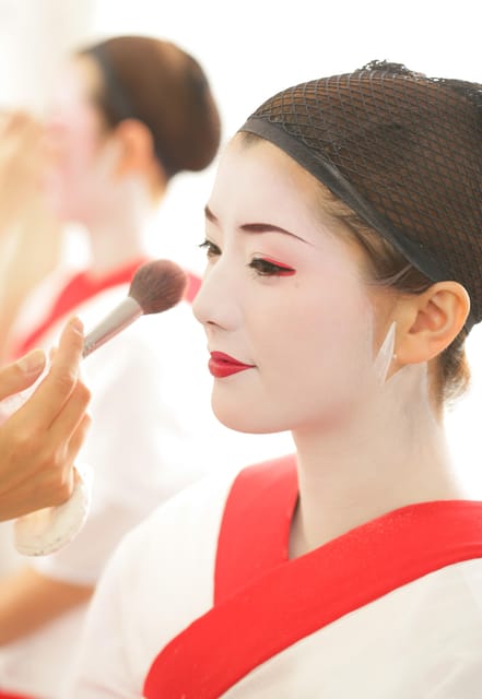 Kyoto: Maiko Makeover and Photoshoot Experience - Kyoto Maiko Makeover: what you are really buying