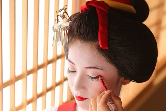 Kyoto: Maiko Makeover and Photoshoot Experience (Women only) - Key things that make this Kyoto maiko shoot work