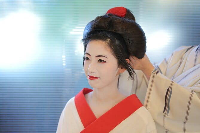 Kyoto: Maiko Makeover and Photoshoot Experience (Women only) - Start With Toner and Cleansing, Then the Optional White Makeup