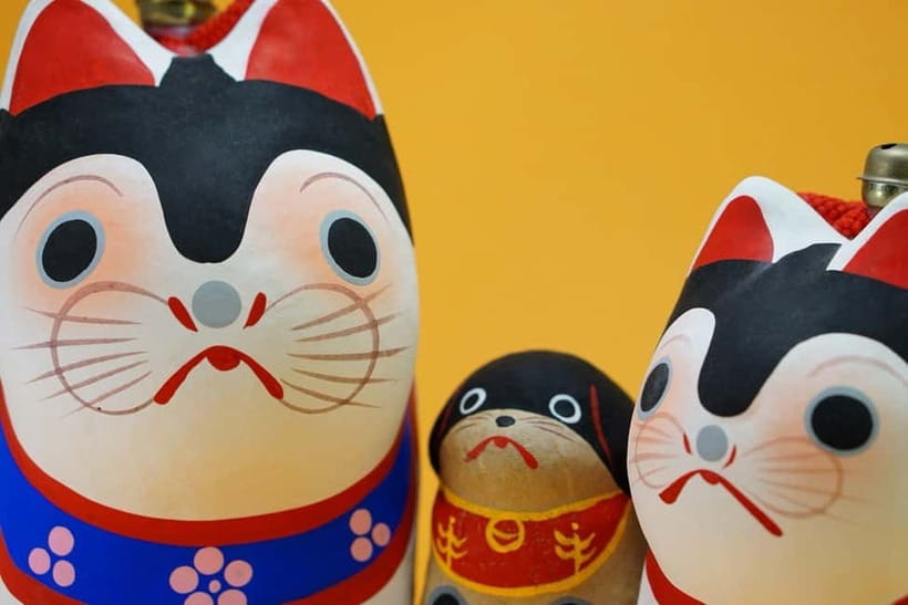 Kyoto: Make Your Own "Daruma" Craft & Painting Workshop - Drink, tea, and sweets, part of the calm rhythm