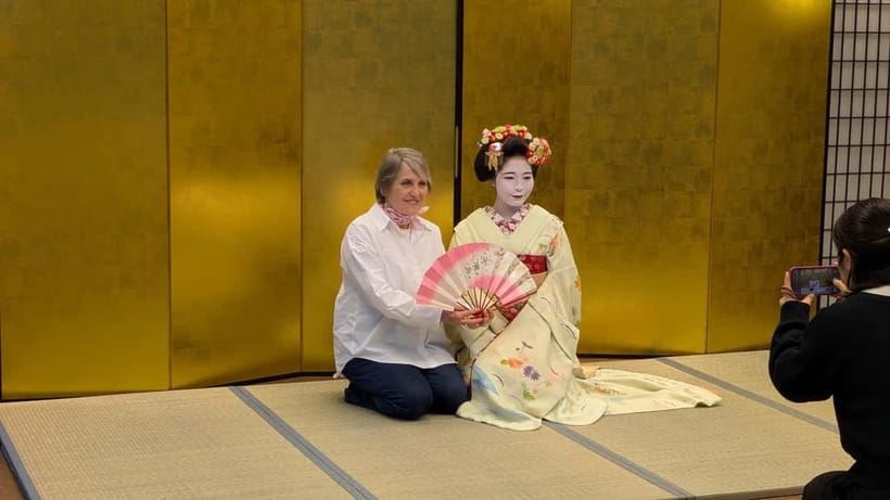 Kyoto: Meet-and-Greet, Maiko Show and Experience - Meeting the Maiko at Kyoto Handicraft Center (West Building)