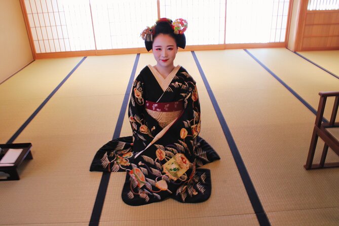 Kyoto: Meet the Geisha Maiko with Gion Walking Tour - The Gion Corner and the Zen precinct pause