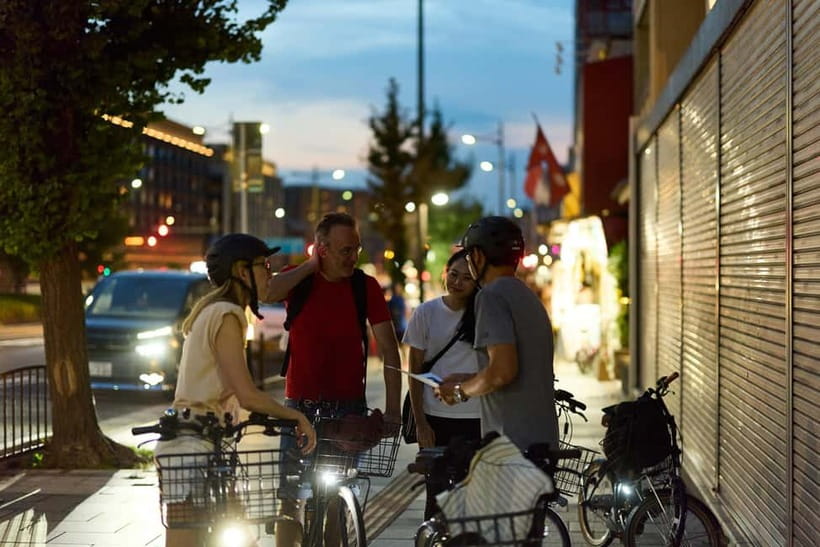 Kyoto: Night E-Bike Tour Hidden Gems & Backstreets - Yasaka Pagoda: a standout stop for night lighting