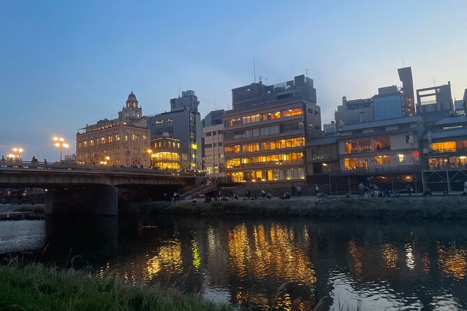 Kyoto Night Food & Izakaya Hopping Tour in Pontocho - Shijo Ohashi Bridge: the quick scenic opener