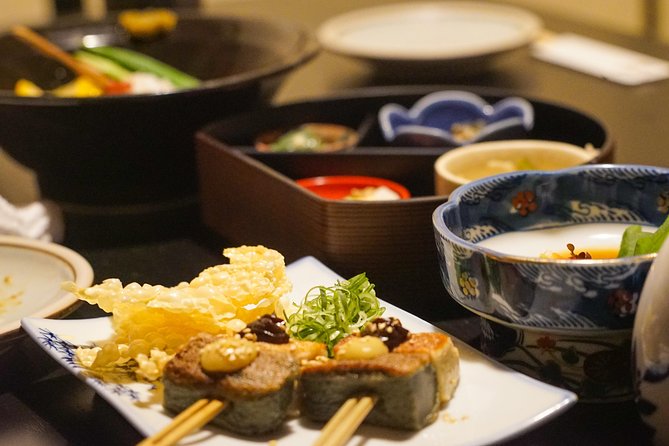 Kyoto Night Foodie Tour in Gion (9+ dishes + 6 Sake tastings) - Why Gion and Pontocho are a smart pick for a food-and-sake night