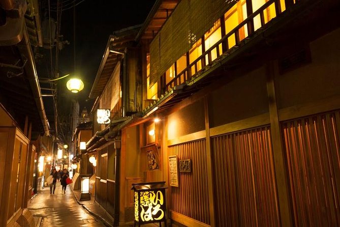 Kyoto Night Foodie Tour in Gion (9+ dishes + 6 Sake tastings) - Sake tastings: how to make the most of six pours