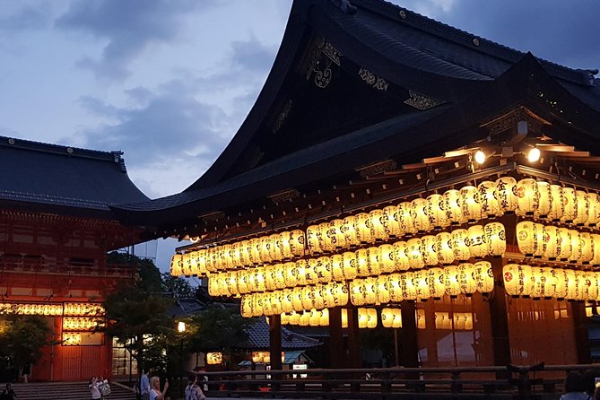 Kyoto Nighttime All-Inclusive Eats and Streets, Gion and Beyond - Gion Shijo start: geiko culture, plus the “why” behind Kyoto’s night life