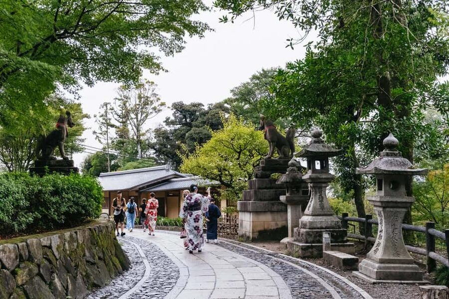 Kyoto: Nijo Castle, Kiyomizu & Fushimi Inari Guided Tour - Comfort, Crowds, and That Long 11-Hour Day Reality