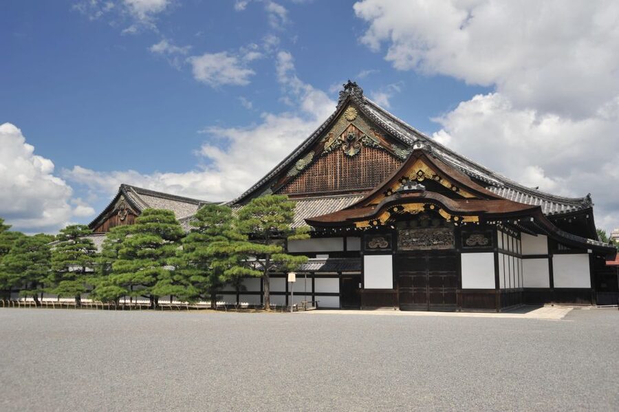 Kyoto: Nijo-jo Castle and Ninomaru Palace Guided Tour - Price and value: what the $16 does and what you still need to pay