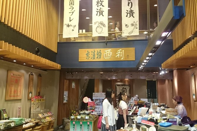 Kyoto Nishiki Market Food and Culture Walking Tour - Stop 4: Takoyakushido Eifukuji Temple and the calm between snack stops