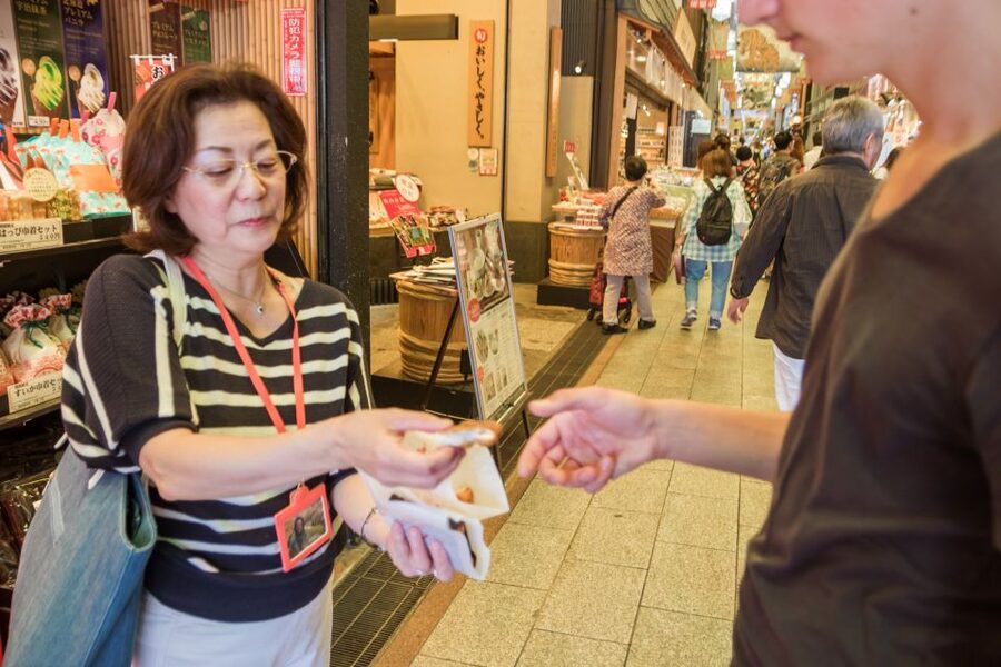 Kyoto: Nishiki Market Food Tour - Should you book the Kyoto Nishiki Market Food Tour?
