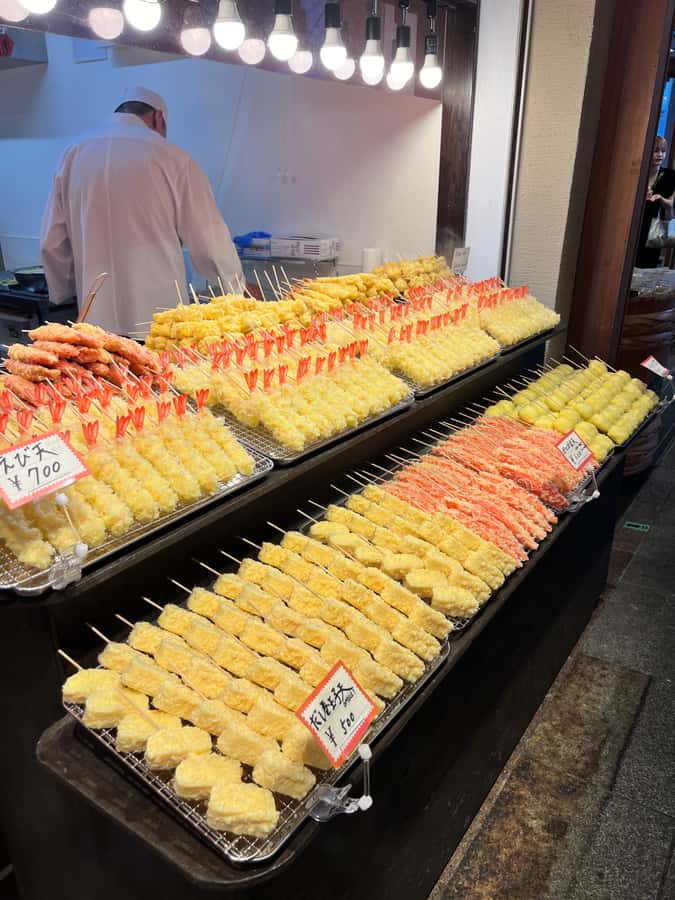 Kyoto: Nishiki Market Food Tour with Local Guide - Five Blocks of Shops: How the Tour Likely Moves Through Nishiki