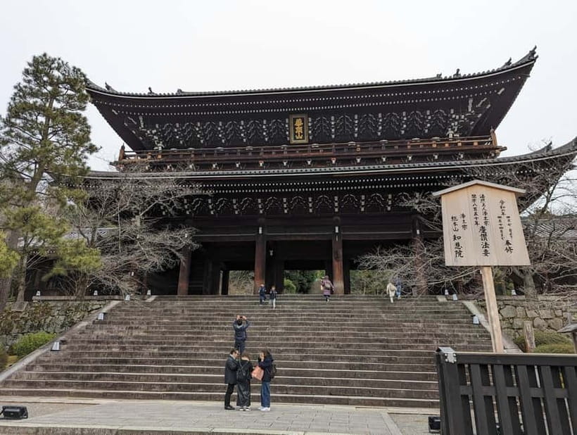 Kyoto: Personalize, private tour (3h, 5h, 8h) [W/Car Option] - How the Meetup and Start Chat Works (and Why It Matters)