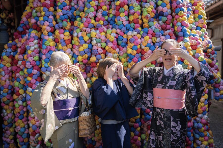 Kyoto Portrait Tour with a Professional Photographer - Editing the day into 30 polished Kyoto portraits