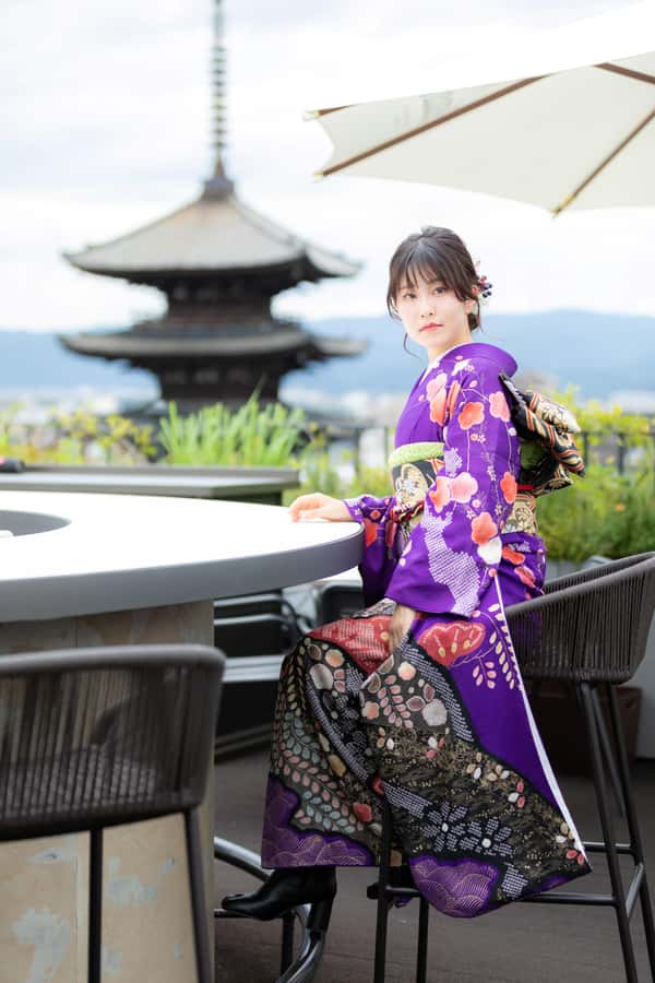 Kyoto: Premium Kimono Rental for 1 day to stroll around - Getting Ready Without Stress: Storage and Personal Items