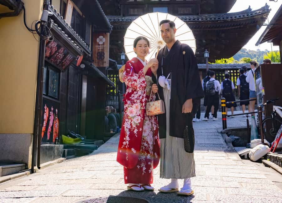 Kyoto: Premium Kimono Rental for 1 day to stroll around - Choosing the Outfit: Furisode and Montsuki Hakama