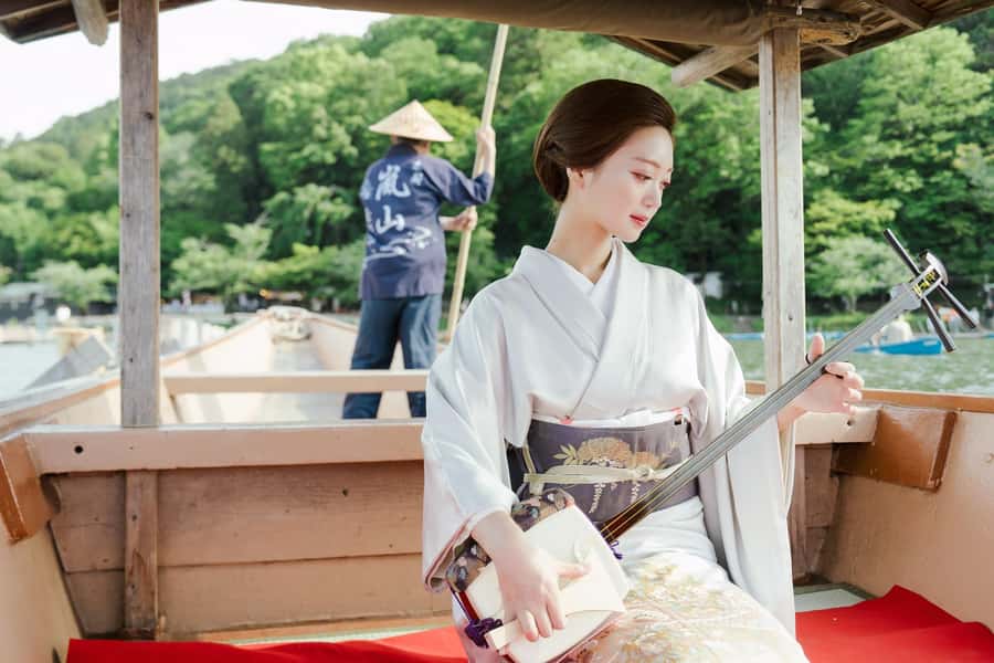 Kyoto: Private Boat Cruise with Shamisen and Games - Live shamisen on the river: what you will hear and why it feels different