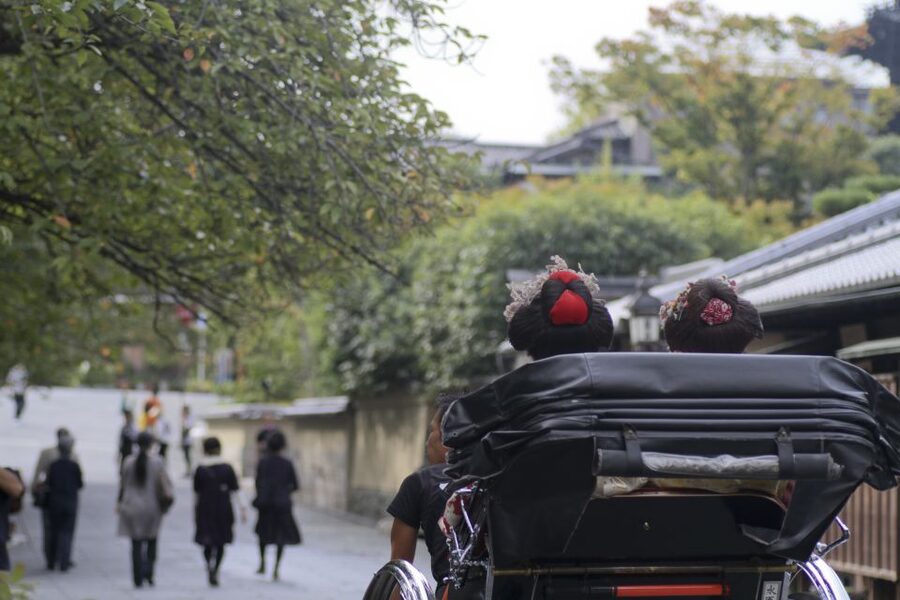 Kyoto: Private Rickshaw Tour of Gion and Higashiyama Area - Kyoto Rickshaw Through Gion and Higashiyama: Why This Works