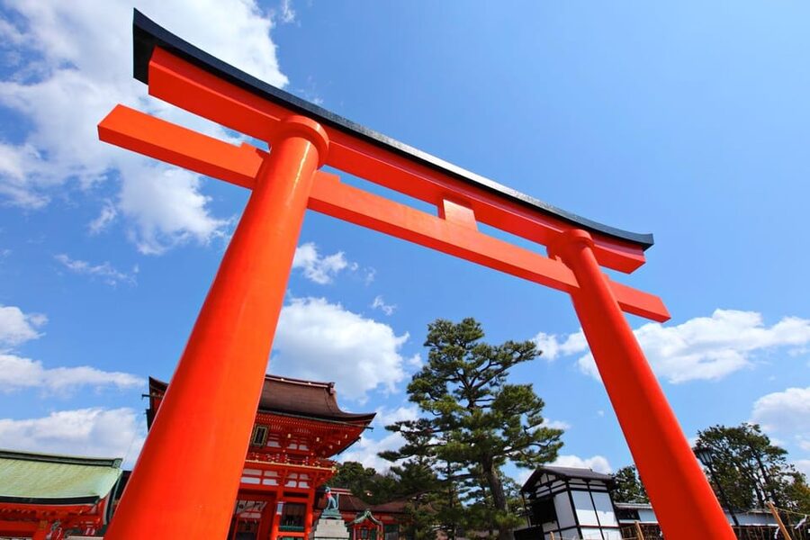 Kyoto: Private tour with Kyoto's licensed guide. Spanish - Fushimi Inari Taisha and the torii paths you walk through