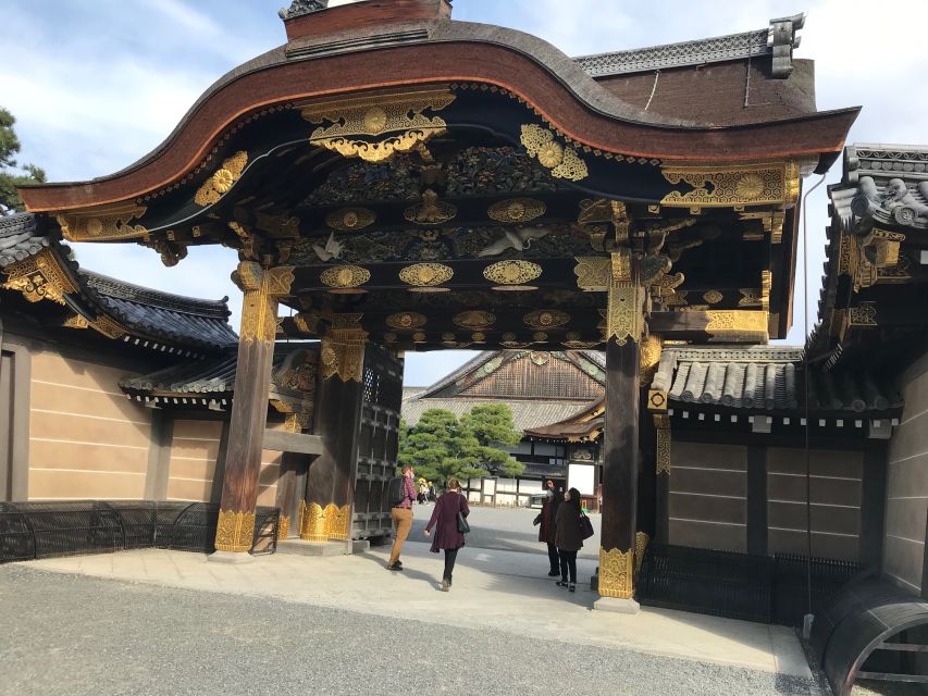 Kyoto: Private Walking Tour with Kiyomizu Temple & Gion - Gion in daytime: Hanamikoji, Minamiza, and the ochaya backstreets