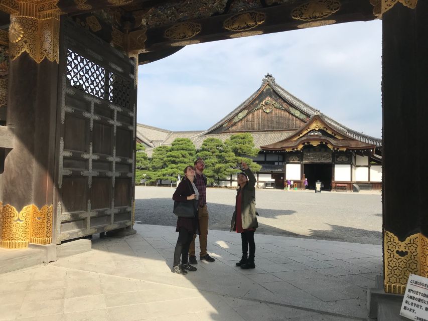 Kyoto: Private Walking Tour with Kiyomizu Temple & Gion - Nishiki Market: tasting Kyoto flavors and practical shopping