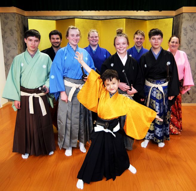 Kyoto: Samurai Sword Class by Experts in Traditional Arts - Bowing first, because respect is part of the technique