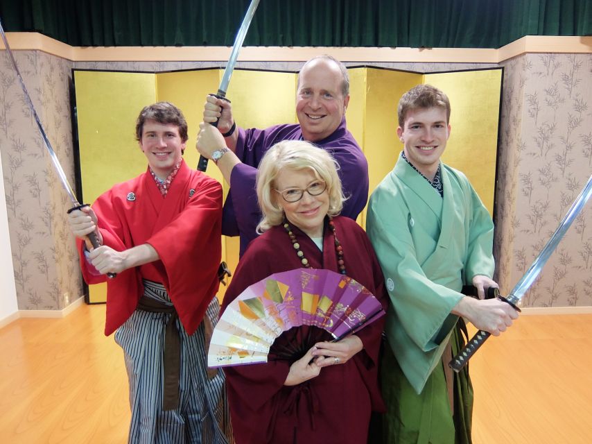 Kyoto: Samurai Sword Class by Experts in Traditional Arts - Draw, strike, re-sheathe, the sequence that builds control