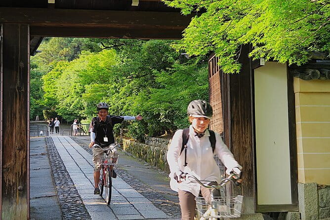 Kyoto Shogun Cycling Tour - Stop 1, Kinkakuji Temple and the Golden Pavilion gardens