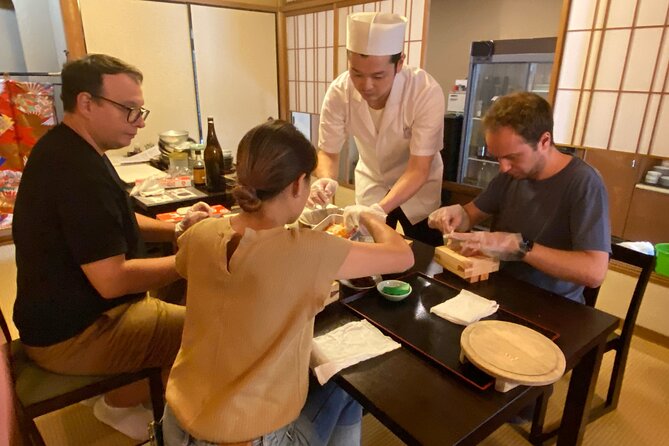 Kyoto Style Sushi Making - Chirashi-zushi vs Oshi-zushi, Two Kyoto Methods With Different Strengths