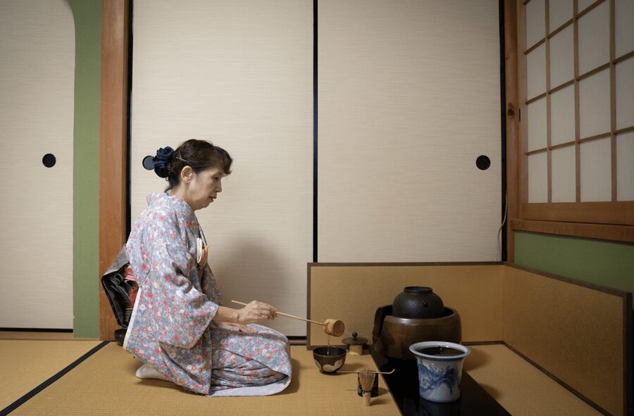 Kyoto: Tea Ceremony Experience in a Small Tea Room - Hands-On Matcha: Whisking the Powdered Tea with Guidance