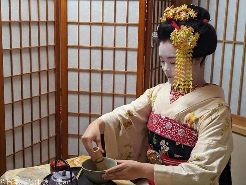 Kyoto: Tea Ceremony with Maiko - Entering the Venue, Stairs Included (No Ochaya Required)