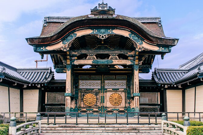 Kyoto TeamLab Biovortex & Kyoto Walking Tour - Stop 1 at Nishi Honganji: Amidadomon Gate and temple-time in Kyoto