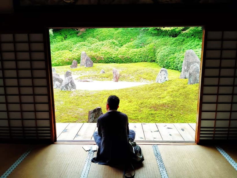 Kyoto: Tofuku-ji Temple and Komyo-in Guided Walking Tour - From Kusaka Gate to Sanmon Gate: where the walking tour really starts