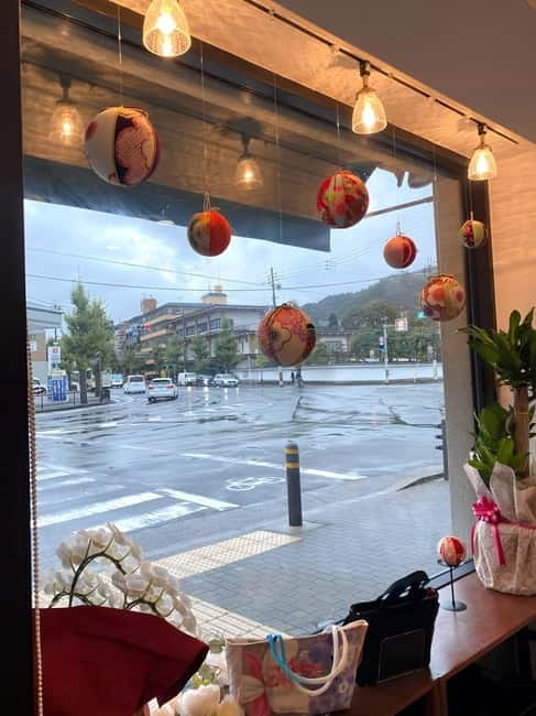 Kyoto: Traditional Kimono Fabric Handicrafts Workshop - Accessibility, Group Size, and Practical Comfort