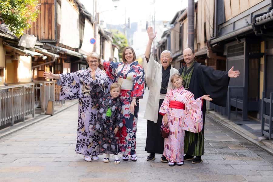 Kyoto: Traditional Kimono Rental - How Choosing Your Kimono Works (And What You Can Expect)
