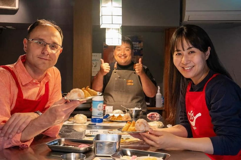 Kyoto Udon & Tempura Cooking Class with Professional Chefs - Getting Oriented at Kyoto-Kawaramachi’s 7-Eleven