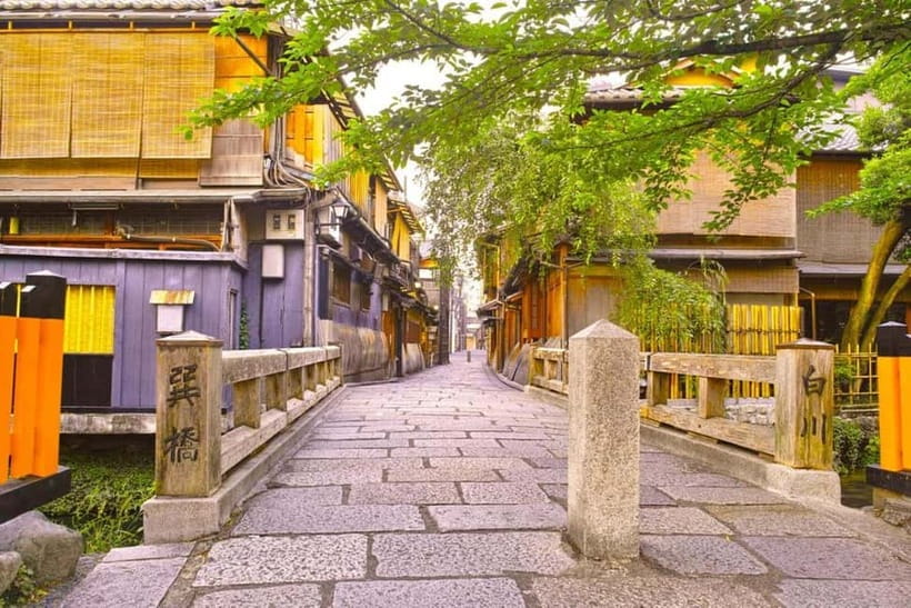Kyoto Unveiled: Private Tour of Heritage, Beauty & Spirit - Gion Shirakawa: Geisha Culture, With Your Own Pace