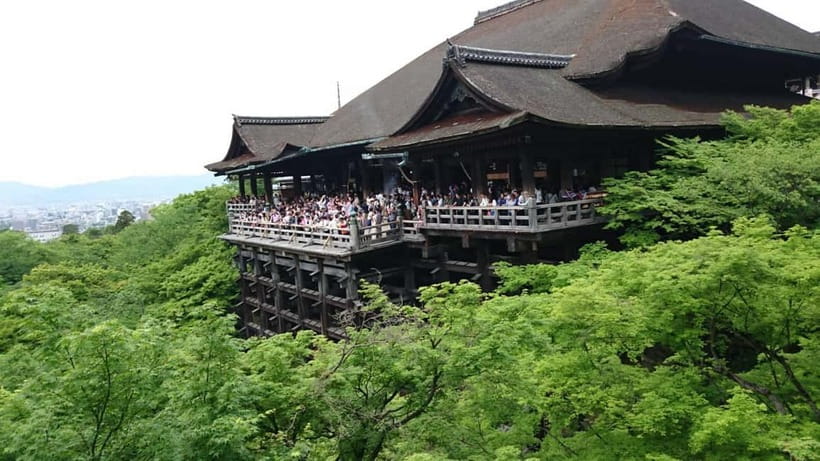 Kyoto: Walking tour Kiyomizu, Geisha District with a Local - Kiyomizu Temple Stop: Entry Tickets, Omikuji, and the Big Meaning
