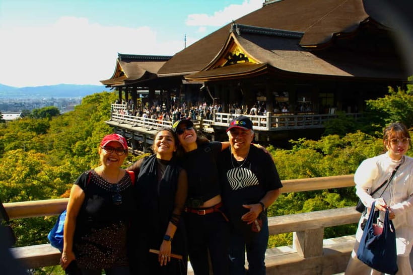 Kyoto: Walking tour Kiyomizu, Geisha District with a Local - Price and Value: $40 With Temple Entry Plus a Photo Shoot