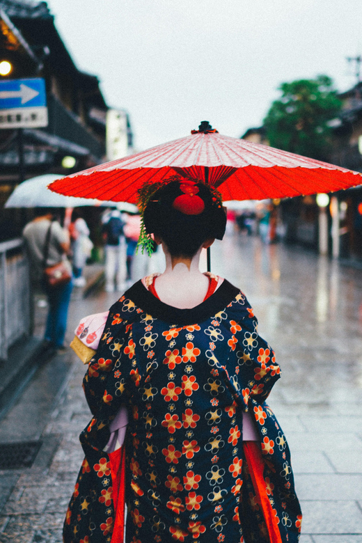 Kyoto: with Private Car Personalized Private 6-Hour Tour - Gion Backstreets, Machiya Houses, and Geisha District Atmosphere