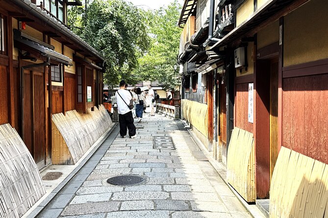 Kyoto: Zen and Art at Tranquil Kennin-ji Temple - Kyoto Zen and Art: Why Kennin-ji Feels Different