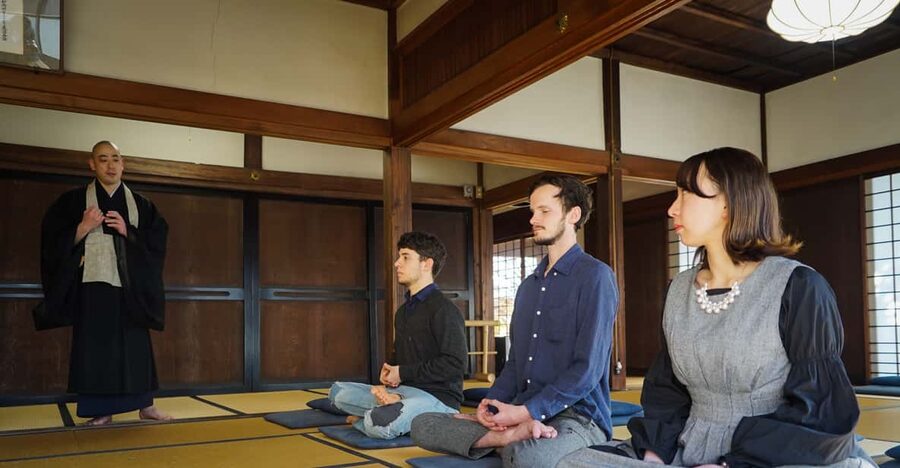 Kyoto: Zen Meditation and Garden Tour at a Temple with Lunch - Inside Tofukuji: San-mon gate, dragon ceilings, and an oddly specific toilet