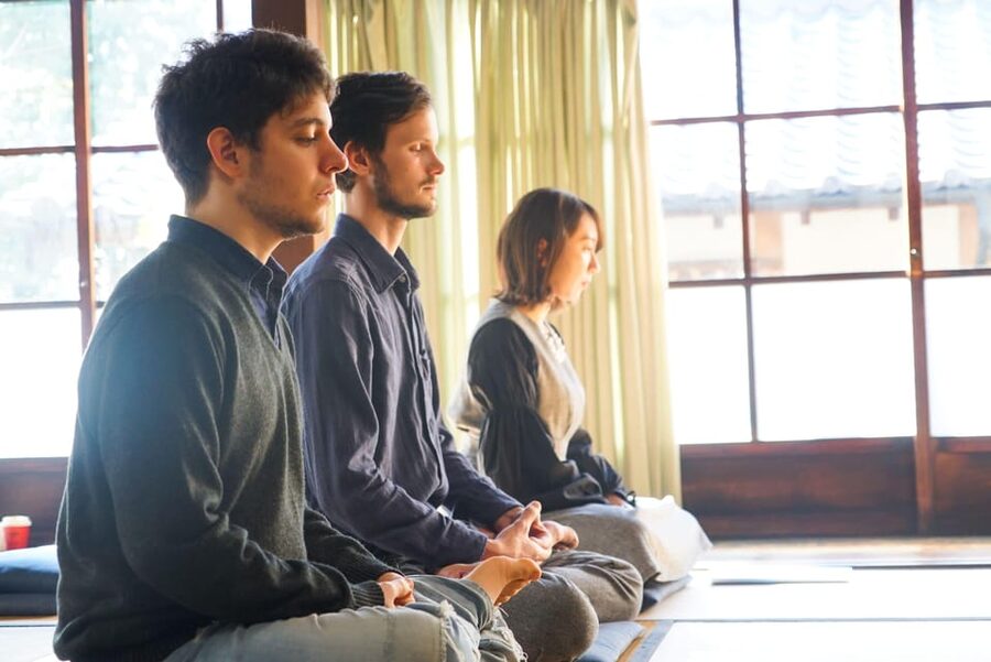 Kyoto: Zen Meditation and Garden Tour at a Temple with Lunch - The zazen hour: posture, breathing, and temple silence