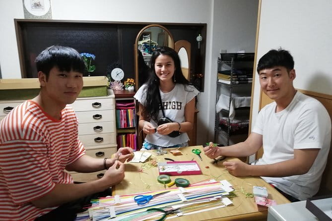 Let's make Japanese accessories with Mizuhiki - The 1-hour flow: from paper poche bag to finished charm