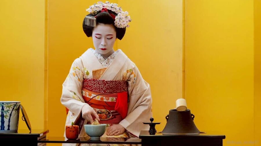 Maiko Dance and Tea Ceremony on a Noh Stage in Kyoto - From Reception to Noh Stage: What the 1 to 1.5 Hours Feels Like