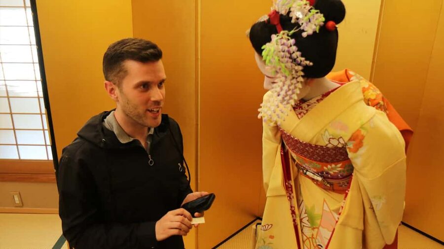 Maiko Dance and Tea Ceremony on a Noh Stage in Kyoto - Shoes Off, Socks On: The Kyoto Comfort Checklist