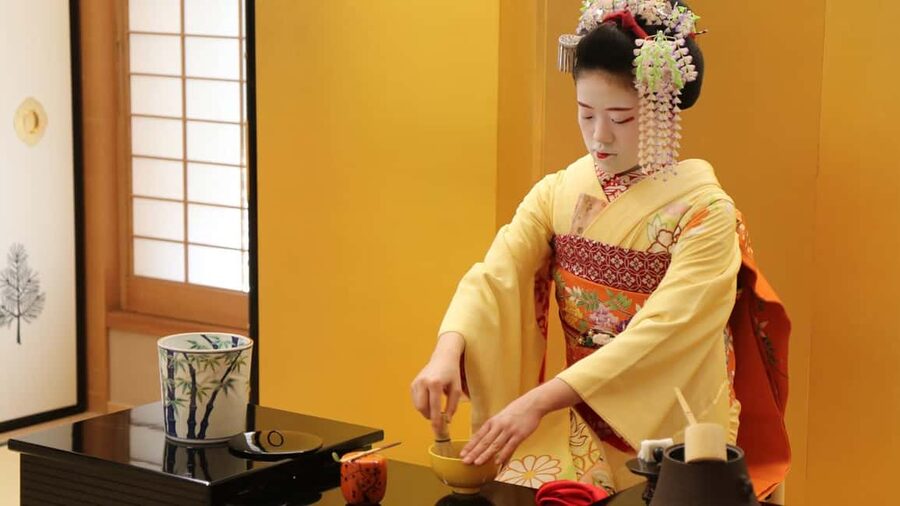 Maiko Dance and Tea Ceremony on a Noh Stage in Kyoto - Should You Book It?