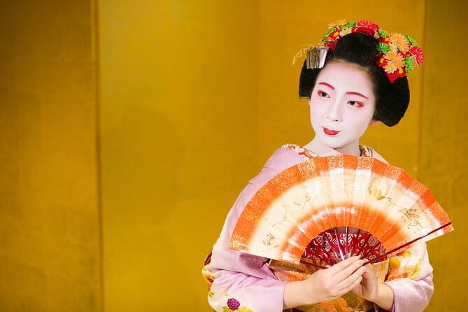 Maiko Night Performance with Kaiseki-style Kyoto cuisine Dinner - Audio guide, group mix, and language reality (English is available, not guaranteed)