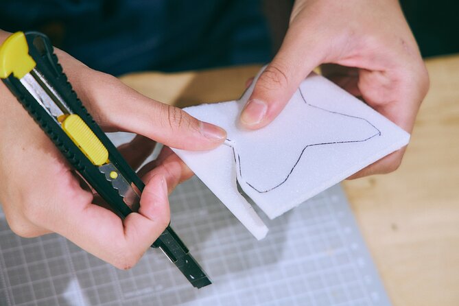 Make Your Own Ninja Weapon from Tin Casting Workshop - Melting tin at 230°C: real metalwork, not mystery casting